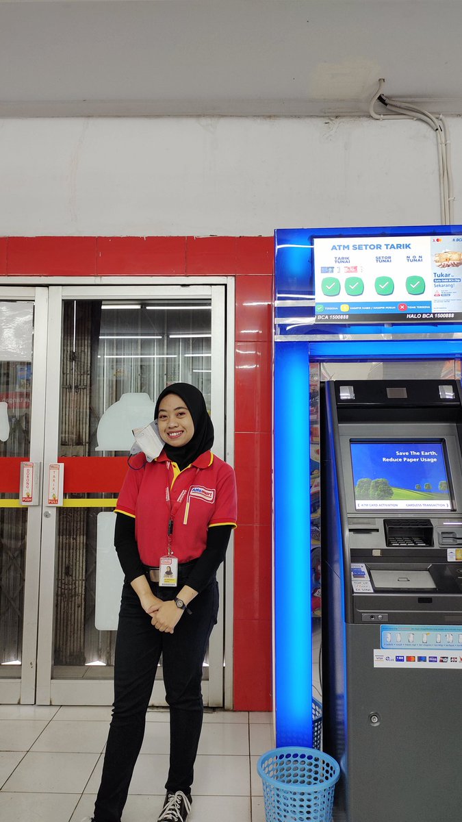 aasin_'s tweet photo. Ga kerasa udah mau 7 bulan jadi mbak mbak alfamart, jadi istri nya kamu kapan ya? https://t.co/5PvcOcOpVt