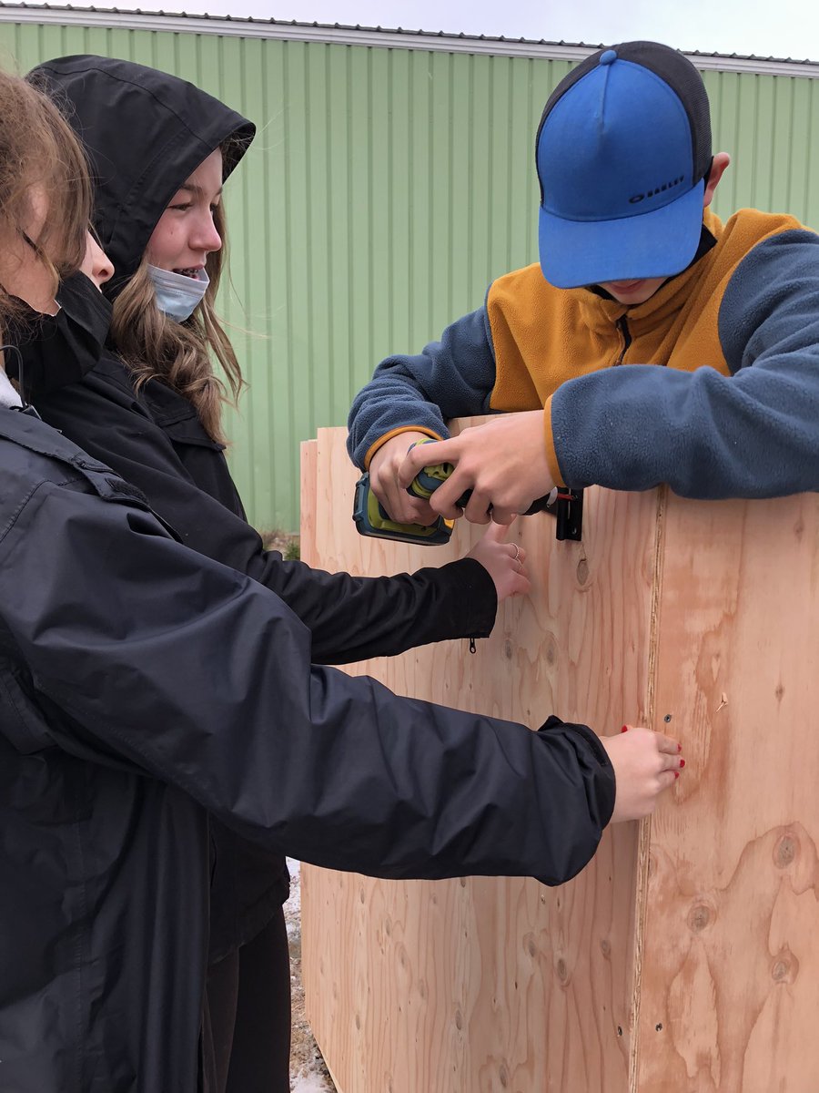 jenelle_starkes's tweet photo. The door is on! Next step - the roof! @CorpsNL @VAV_Vikings #projectgreenspot https://t.co/uNWKVbBr9j