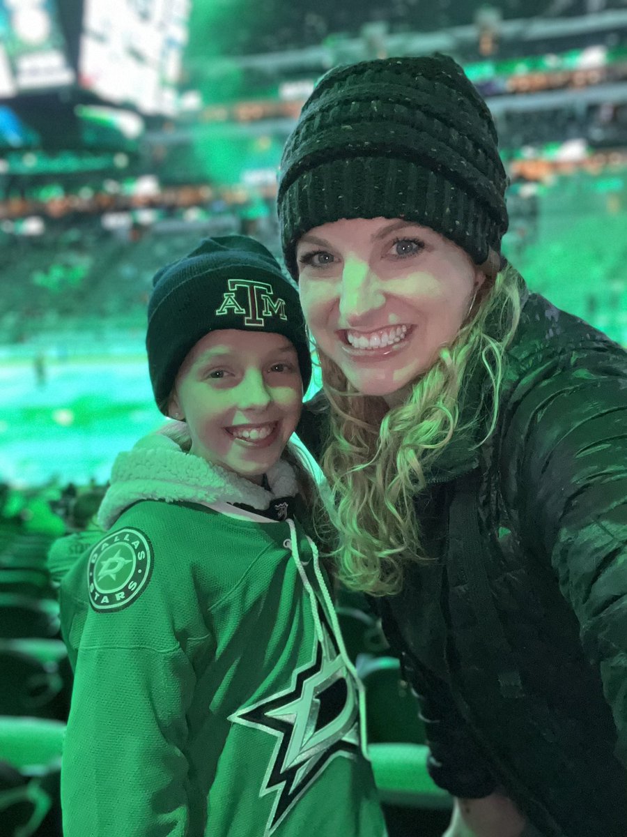 Hilary2Lamb's tweet photo. Mom &amp; Daughter date at the Dallas Stars game l! #texashockey  #dallasstars https://t.co/F1hpktVJkR