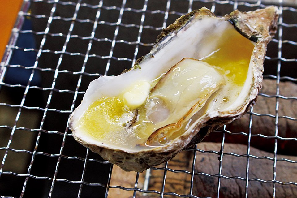 合同会社エーエスエー 糸島のカキを喰らう 好評発売中 今なら１2月出発分お申込の場合 福岡県民の方おひとり様３０００円割引 お店で使える地域クーポン１０００円分付 詳しくはこちらをご覧ください T Co E1jpphtci4 糸島 カキ