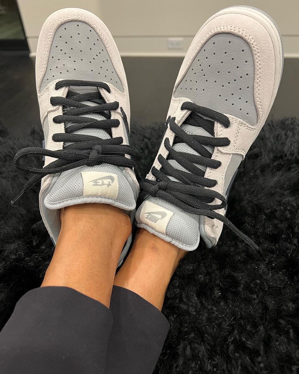 sneakerhack1's tweet photo. 【発売の噂】TRAVIS SCOTT x PlayStation x NIKE DUNK LOW
→ https://t.co/Ps1PaEKl9Z
発売は未定のようですがサンプルのリーク画像が新たに公開 https://t.co/pXKEhMt2Vi