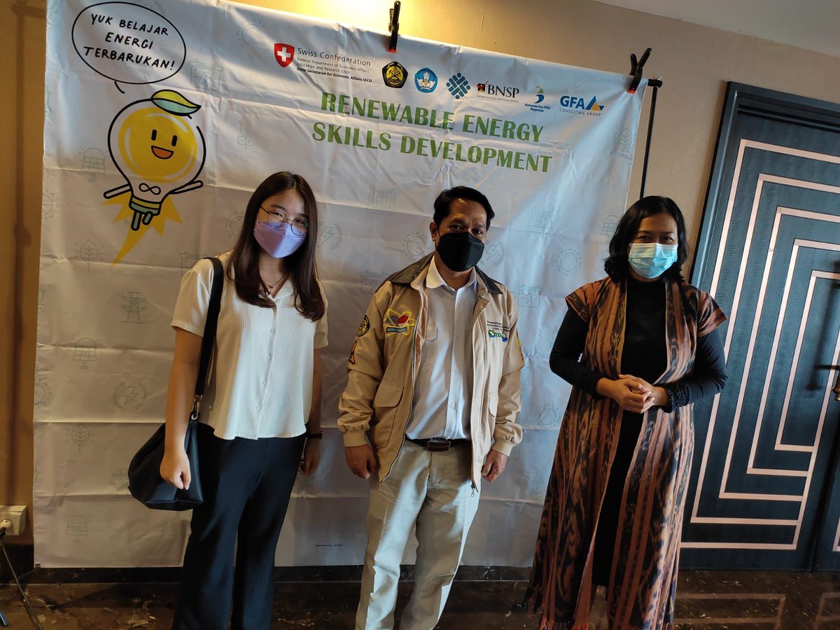 PPSDMKEBTKE's tweet photo. Pemerintah RI didukung Konfederasi Swiss kembangkan kurikulum modular pertama bagi teknisi operasional dan pemeliharaan PLTS di Indonesia
https://t.co/Y4jrRH2yNp
#BLUppsdmkebtke
#BLU
#BadanLayananUmum
#BLUBerstrategiPulihkanEkonomi
#ppkBLU https://t.co/Mw0KepV0mP
