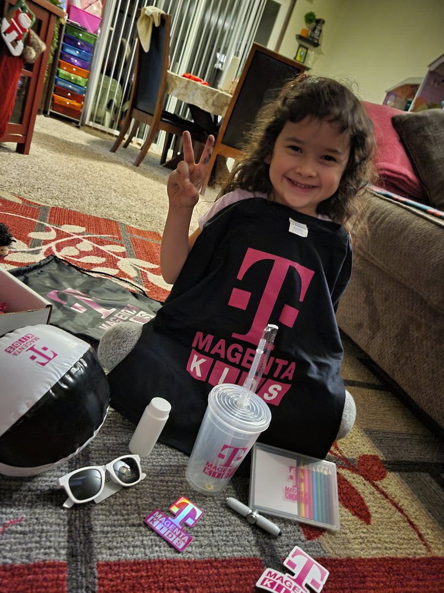 My daughter just received her #magentakids starter pack and couldn't be happier with all her cool new stuff! #magenta #tmobile #magentamommy