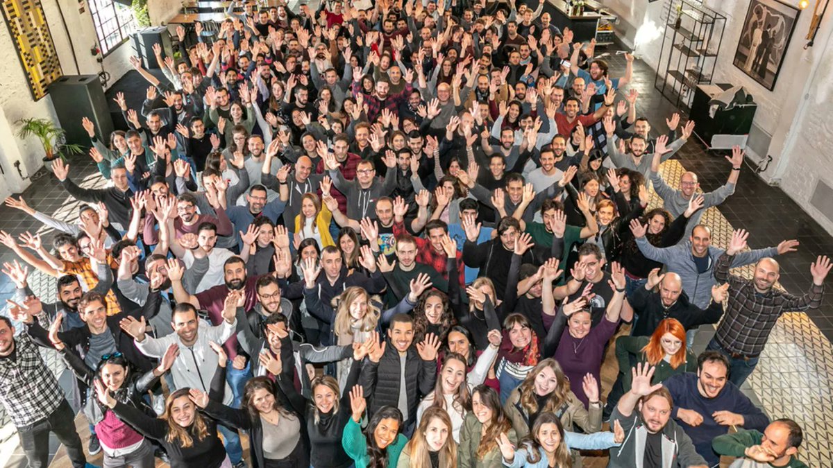 ISRAEL21C's tweet photo. Wouldn’t it be nice to have an extra $300m in the bank? Well 2 Israeli companies — @ArmisSecurity and @MoonActive — each raised $300m in the month of November! #investment #funding #startup https://t.co/NxeM8vLu4S https://t.co/j8dTLRsYCj