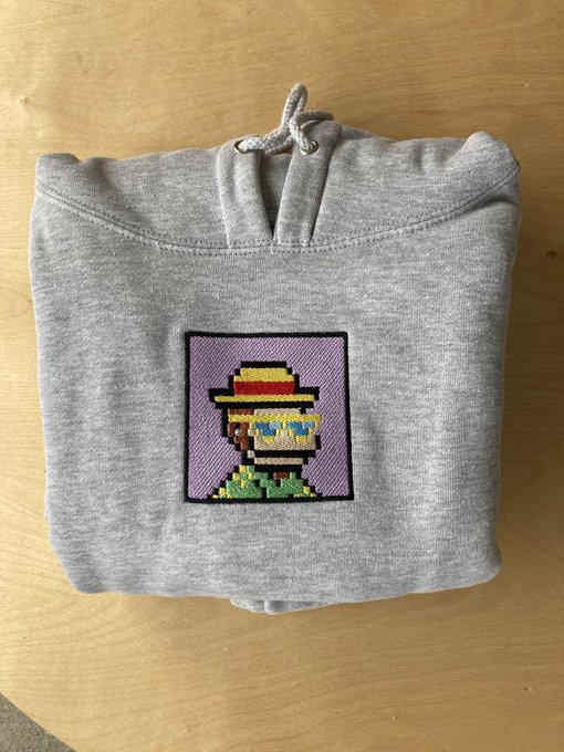 YellowDavid53's tweet photo. I received my @probablysmthng SMB hoodie a few weeks back and I cannot be more satisfied about it. It is comfy, warm, and my #strawhat is now with me at all time :) 

Thank you @PinguinMaxi for your great work ! 

#strawhatgang https://t.co/kwFLvm8QB9