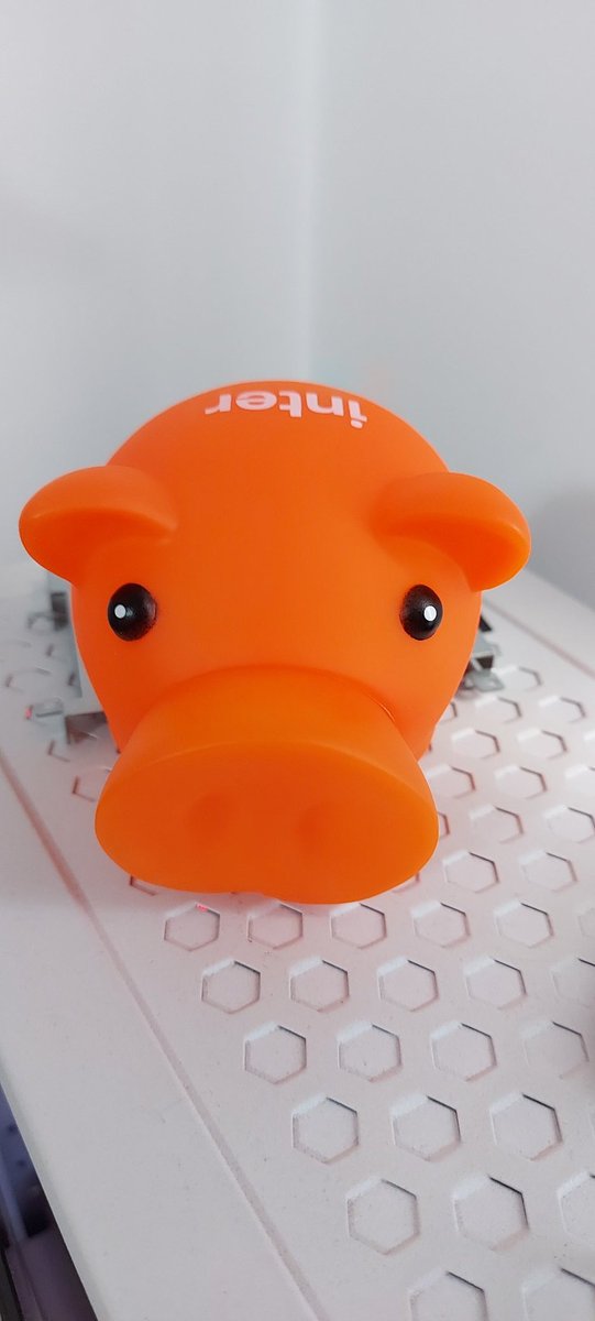 francis198630's tweet photo. De boa em casa, quando de repente recebo uma entrega q não estava esperando!!!! Muito obrigado @Bancointer ótimo momento para receber meu Inter Pig #interpig #sanguelaranja 😀😀👏👏👏💯💯💯🧡🧡 https://t.co/PlqXfAX1Pn