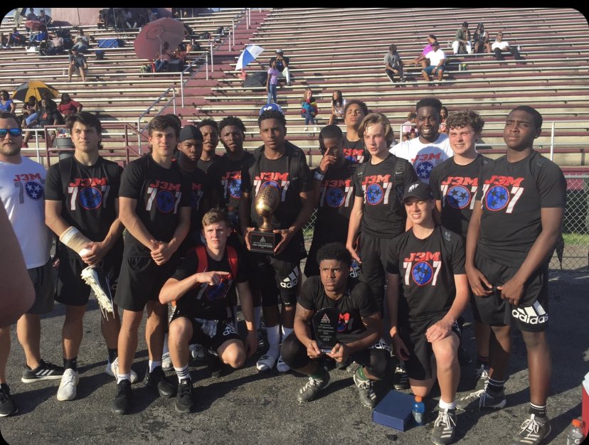 One of the best and funniest teams I have ever been on!❤️ #throwback <a href="/Coach_Atkins/">Andrew Atkins</a> <a href="/R_AmirGantCoach/">R.Amir Gant</a> @DJGrayson1 <a href="/bsteg_2/">Ben Stegall</a> <a href="/NicholasDlabach/">Nicholas Dlabach</a> <a href="/KyleLowe_2/">Kyle Lowe</a> <a href="/kodyjones_/">Kody Jones ✞🏝</a> <a href="/AshtonStrother/">Ashton_Strother</a> <a href="/cartier_beverly/">ČB8✌🏽</a>