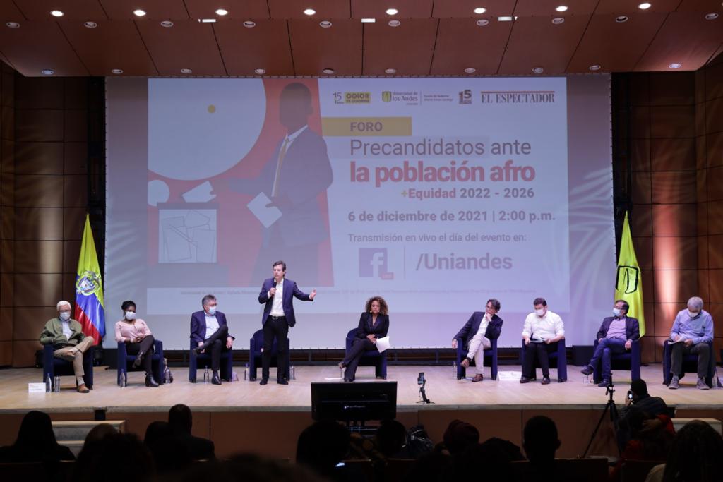 #ForoAfro | Me opongo a fumigaciones con Glifosato porque la evidencia muestra que es un fracaso que estimula la deforestación y desplazamiento que acaba con el sustento de las familias que no tienen más sustento, sin comercio justo ni vías terciarias para sacar otro producto.