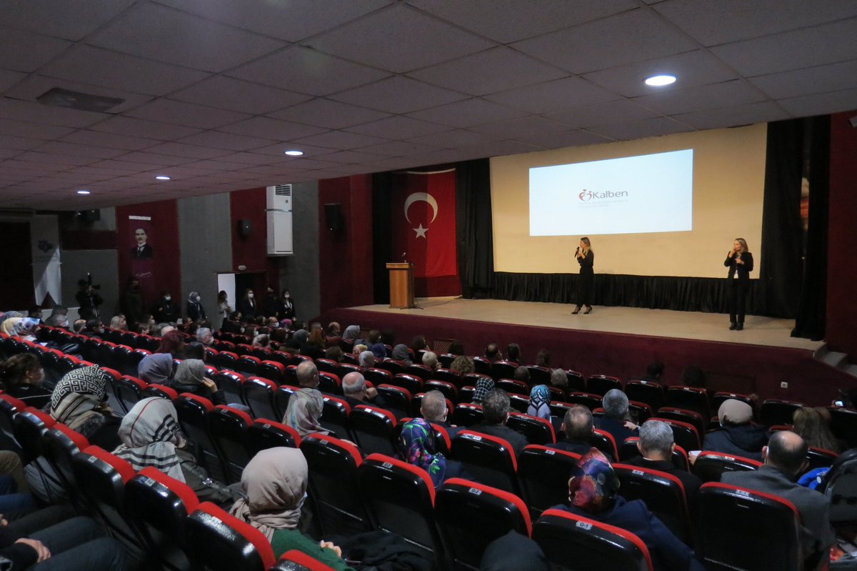 balikesiraile's tweet photo. ‘Koruyucu Aile’ hizmet modeline yönelik farkındalık oluşturmak amacıyla @TC_Balikesir Valiliğimiz himayelerinde Balıkesir Sosyal ve Kültürel Bütünleşme Projesi kapsamında ve @kalbendernegi işbirliğiyle Bandırma ilçemizde ‘Koruyucu Aile Tanıtım Programı' gerçekleştirildi. https://t.co/2o7Gn56a3g