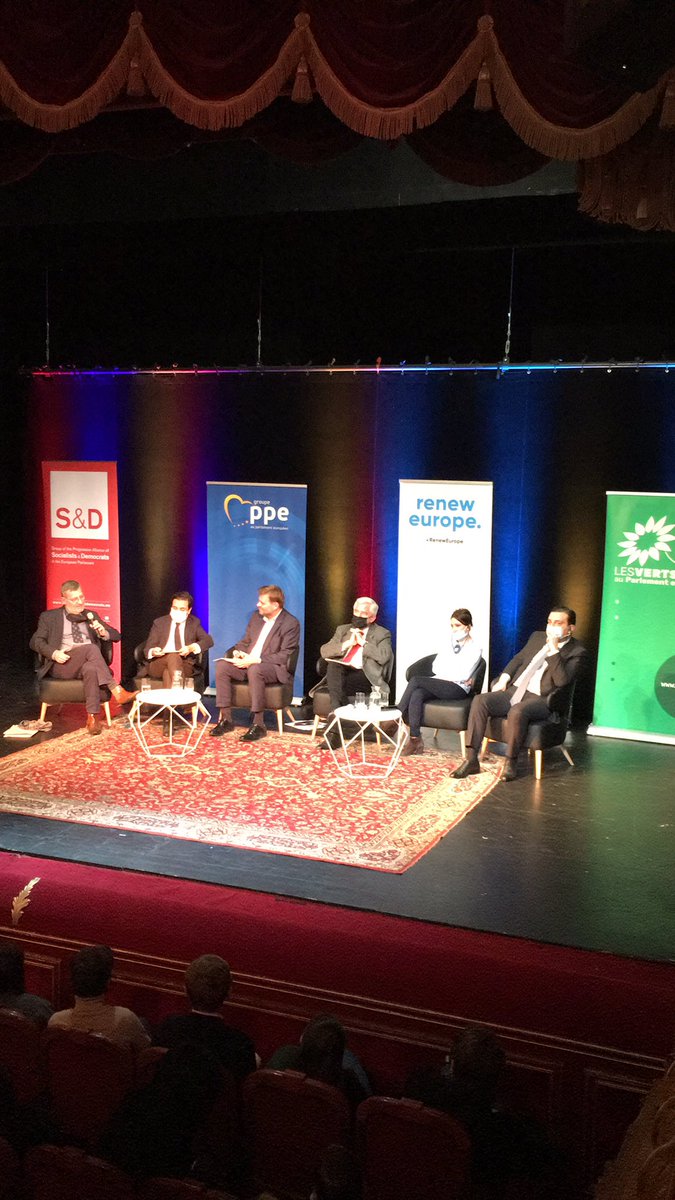 le_reaf's tweet photo. Au théâtre du Palais Royal pour le colloque « Ensemble, pour l’Armenie » organisé par @fxbellamy  
@NathalieLoiseau @F_Alfonsi @sylvieguillaume  @jchribuisson Cc @isasantiago_94 @luccarvounas @ZabounianD #Armenie #Artsakh https://t.co/xkcgvXVJRR