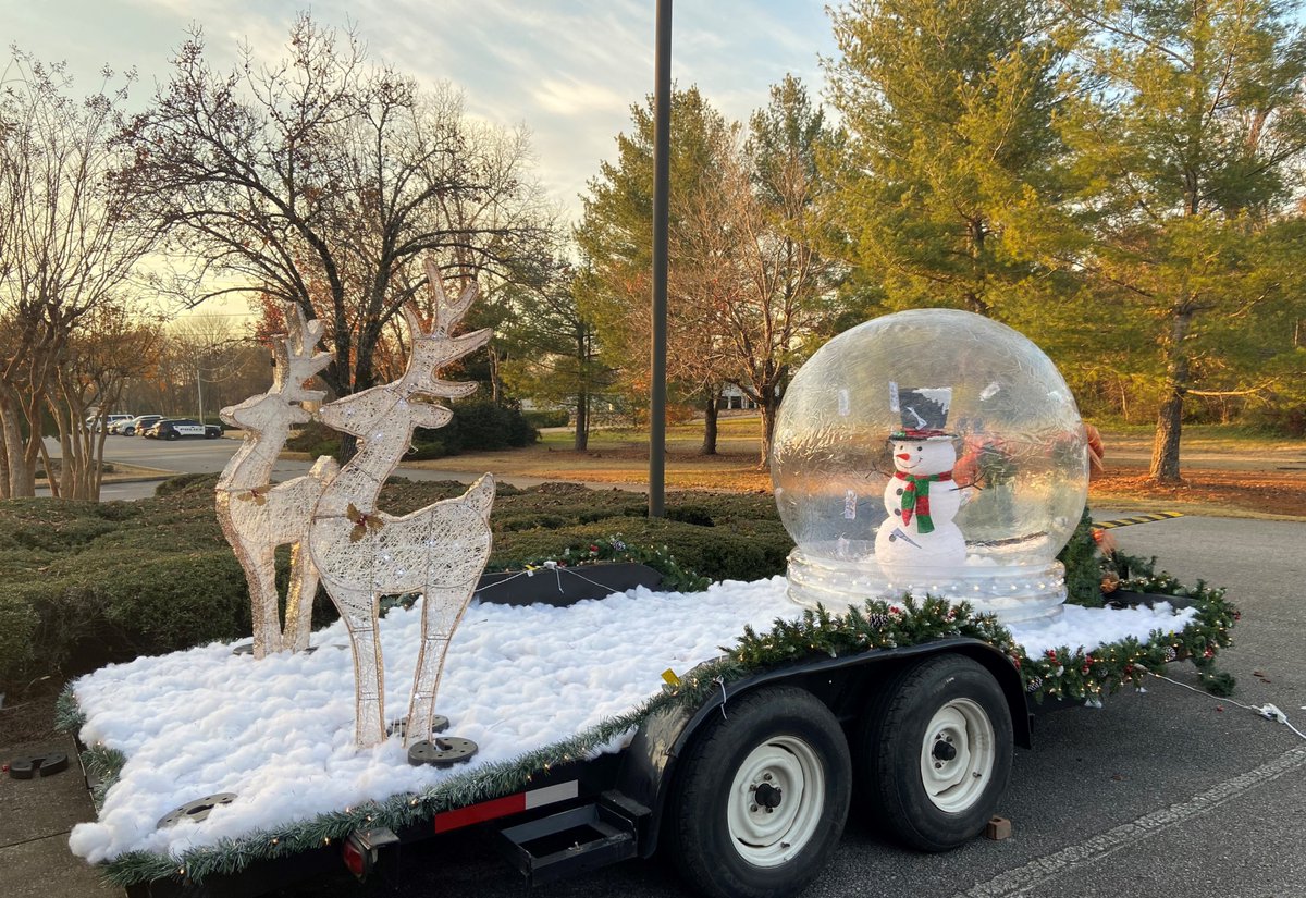 centralstatebnk's tweet photo. We had such a great time this past week at the Calera Christmas Village and Parade! 

Thanks for having us @Cale https://t.co/PHrkOtZ2IB