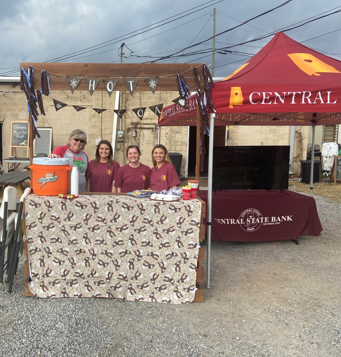 centralstatebnk's tweet photo. We had such a great time this past week at the Calera Christmas Village and Parade! 

Thanks for having us @Cale https://t.co/PHrkOtZ2IB