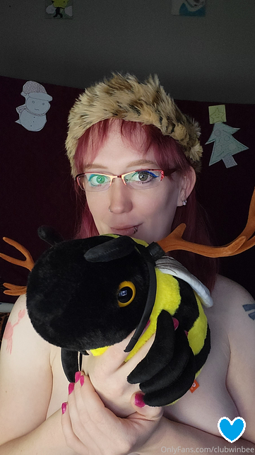ClubWinbee's tweet photo. the holidays are here and so am i <3 (°~ ° }
today i added 101 photos and 1 🐝 video to my OnlyFans page, come take a look 👀
Early Subscriber Discounts are still available for 7 more days !
#onlyfans #onlytrans #transmodel #mtfmodel #nsfw https://t.co/xAjuR8quG7