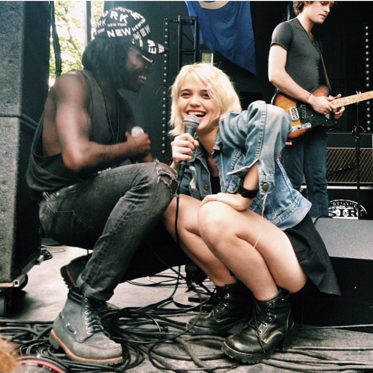 FanHynes's tweet photo. #DevonteHynes #DevHynes #BloodOrange #SwanHouse #Vocalist #Songwriter #Dancer #Director #Producer #Performer #Composer #Collaborater #DevonteHynesFanClub https://t.co/17Gz4PHkv6