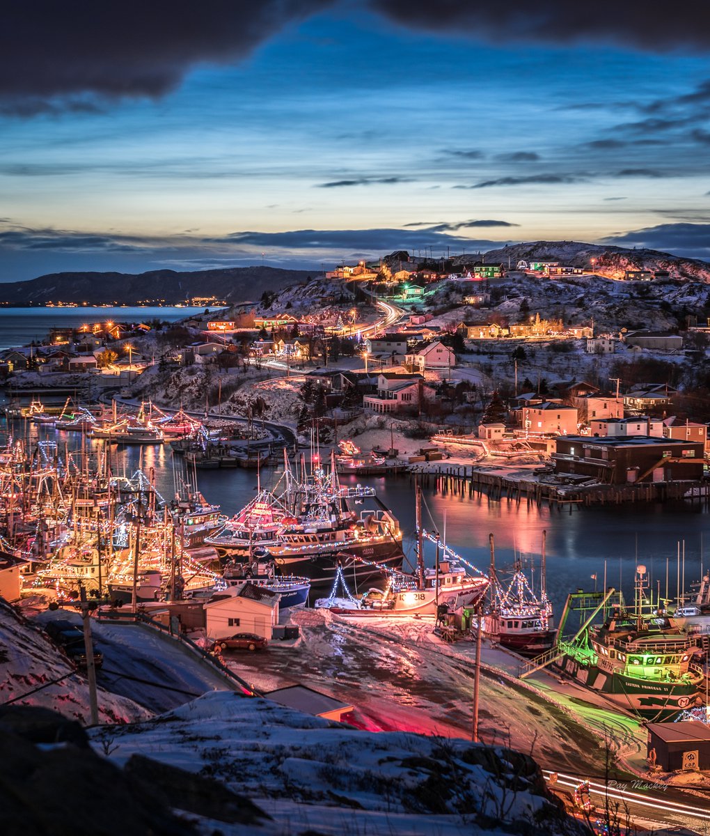 Port de Grave, Newfoundland. #Boatlighting #Newfoundland #xmasdecor #explorenl #Canada #nfld #comehome2022 #festive #explorecanada Have a great evening everyone!!