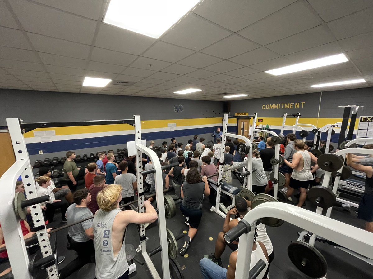 CoachManning67's tweet photo. Loved the energy today! Great start to the 2022 season! Win the weight room! #EAT https://t.co/p1rZQvYa3g