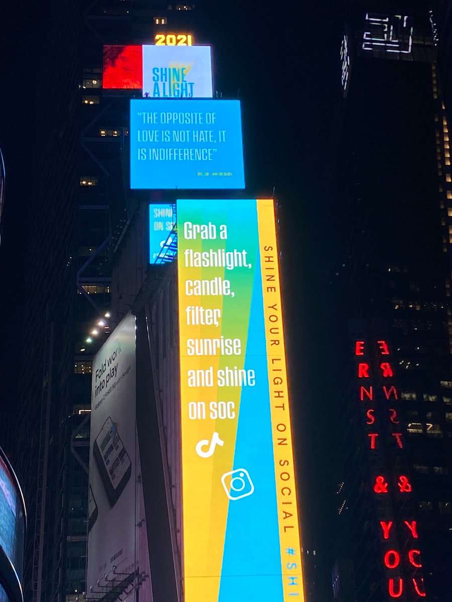 RachelKraus's tweet photo. Each night of🕎another light is added, growing illumination &amp; glowing inspiration. 🕎'21 was the champion catalyst for #ShineALight, a national initiative uniting Americans to collectively #shinealight on antisemitism. One small🕯️can dispel the darkness https://t.co/2sFGLvgnXQ