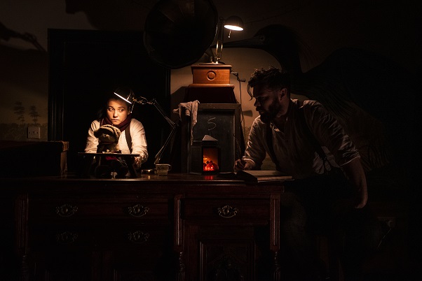 AtkinsCaro's tweet photo. Thx @BBCNorfolk for interviewing Ebenezer Scrooge &amp; Bob Cratchit aka Mark Finbow &amp; Rosalind Burt @KeepersDaughter today about #achristmascarol at Biddy's Tea Room in Norwich from Tues 7th Dec. On the Stephen Bumfrey show: https://t.co/LLJNa43GI0 More info: https://t.co/vC38fx5w3K https://t.co/JyR0dnKVS5