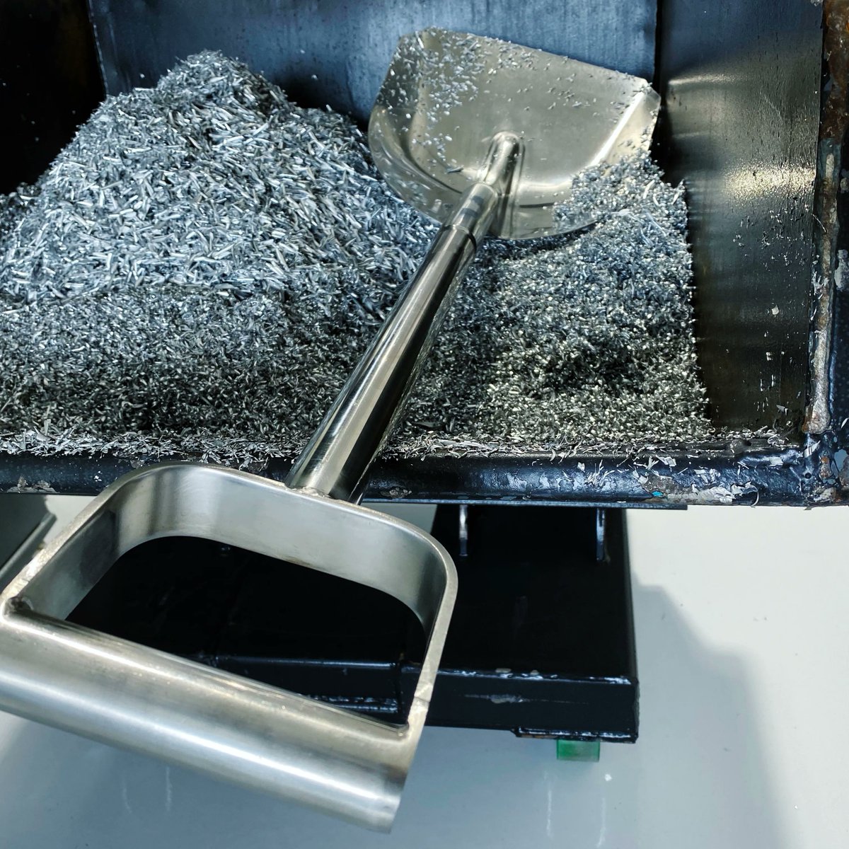 fnBrit's tweet photo. I'm dreaming of a siiiilver Christmas. Seriously though, we're machining up a storm here. And I love all the textures of metal in this shot. No, we didn't machine the shovel from a solid billet of stainless steel... #machining #automation #tech #factory4 #industry4 #startup https://t.co/azKBeHkpDO