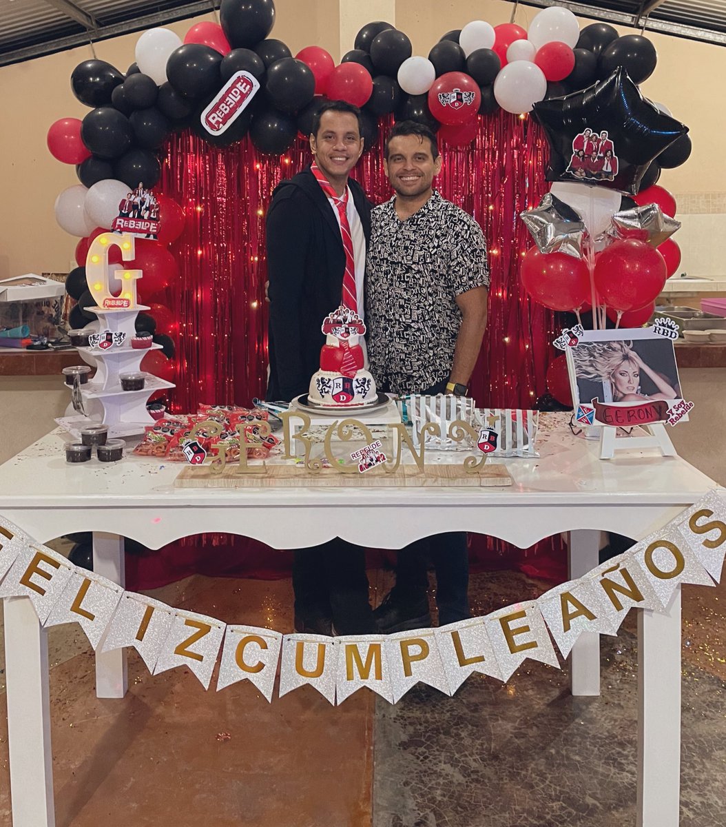 GerONy's tweet photo. Mi novio me organizo un fiesta sorpresa muy #rebelde #RBDPARTY 😍 @RBD_oficial @RBDGlobalFan @Anahi #nuestroamor #AnyFan #ysoyrebelde #YoDogoRtudicesBd #quedificilesseryo https://t.co/ZBqNogcEzE