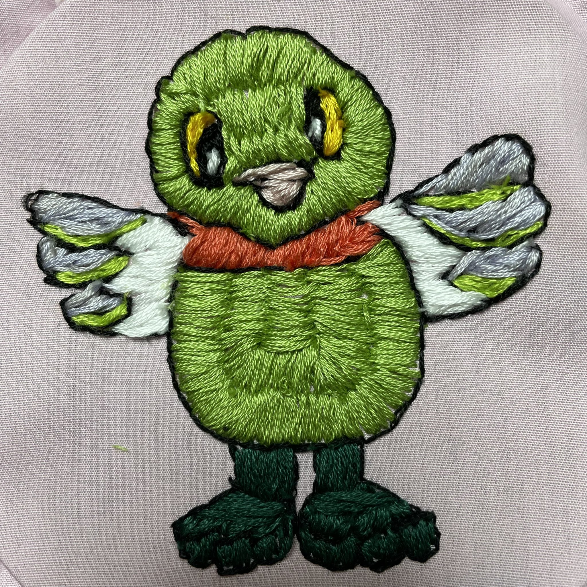 あみぴょん 刺繍 フリーステッチング かいちゃん 埼玉県三郷市 三郷市マスコットキャラクターのかいちゃんは 市の鳥 かいつぶり をモチーフにデザインされました 親善大使として三郷市のpr活動を頑張っています 親善大使見習い中のつぶちゃんもいます