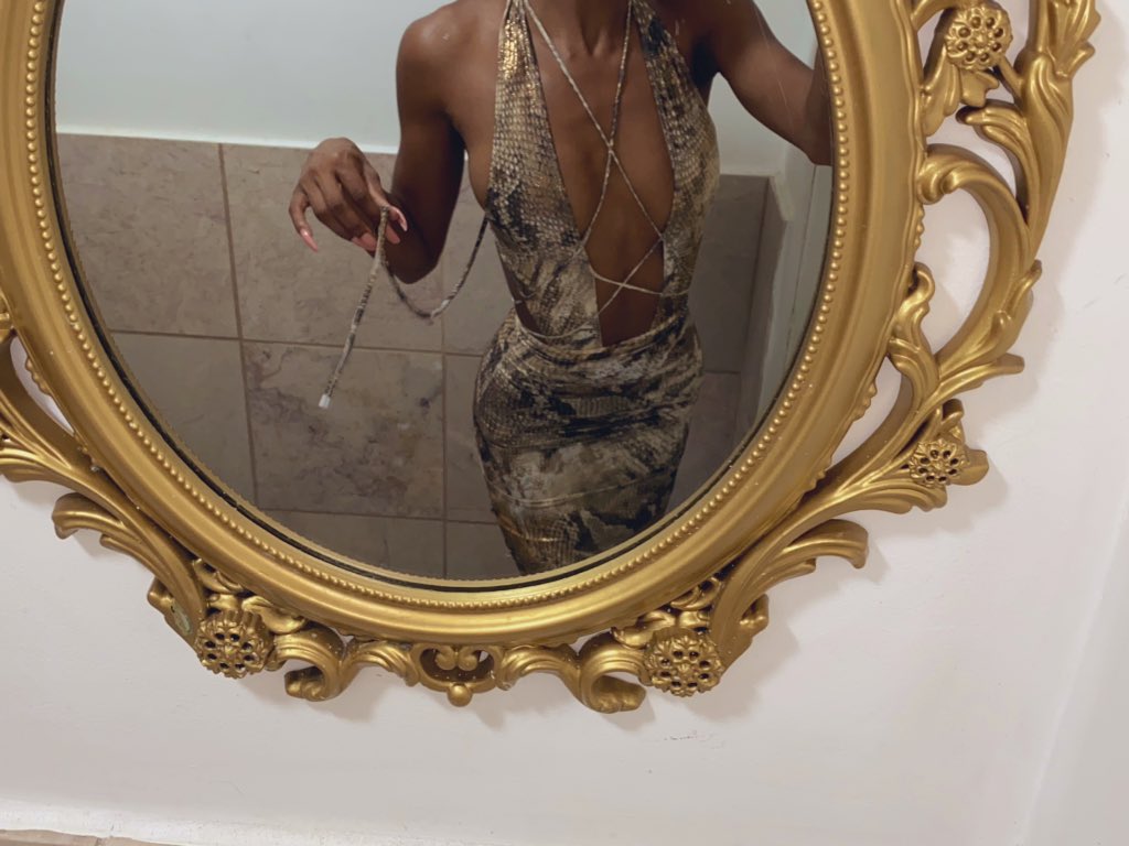 Shopoddities tweet media