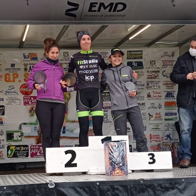 Mune_FitStudio's tweet photo. La consigna de hoy en el Cx de Puente Viesgo ha sido “remar y remar” (y recortar tiempo en los pateos!)
Gracias team @fitstudio_es y @andrewperez99
#FitStudioTeam #Retelec #MopycSA #FitStudio #226ers #CxPuenteViesgo https://t.co/8Eoe9E0tfj