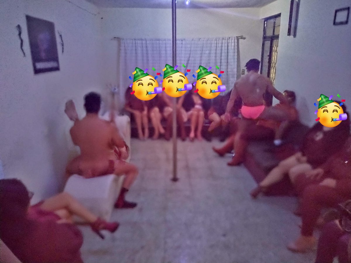 Mario97117766's tweet photo. Esperemos se hayan divertido hermosas esposas y chicas unicornio que nos acompañaron, he aquí un poco del evento de nuestro primer aniversario https://t.co/s5UD7PNwG3