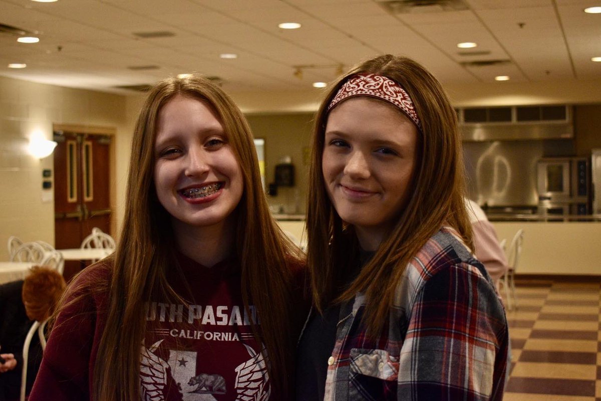 we’re all smiles today cause we’re TWO DAYS away from the best night of the week 🤩 we can’t wait to see YOU wednesday night at 6:30!!!