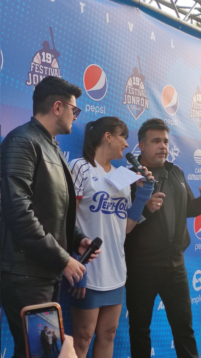 Y llegaron <a href="/JonathanMoly/">Moly</a> y <a href="/MIGUELMOLY/">MIGUEL MOLY</a> para poner este festival de los jonrones...

DescatadoOooOOoo 🎶🎵