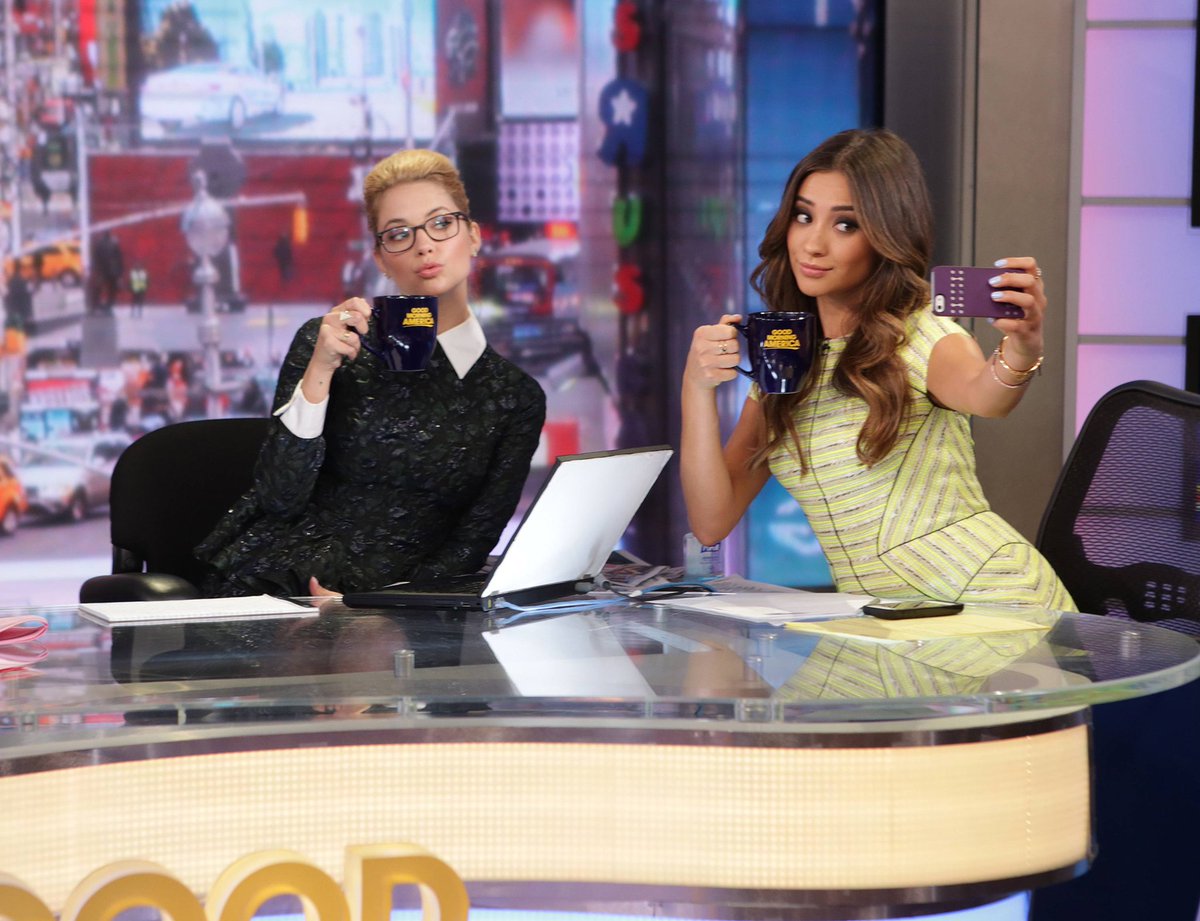 elliejoeyposts's tweet image. Bonne nuit 😘💤 #buttahbenzo