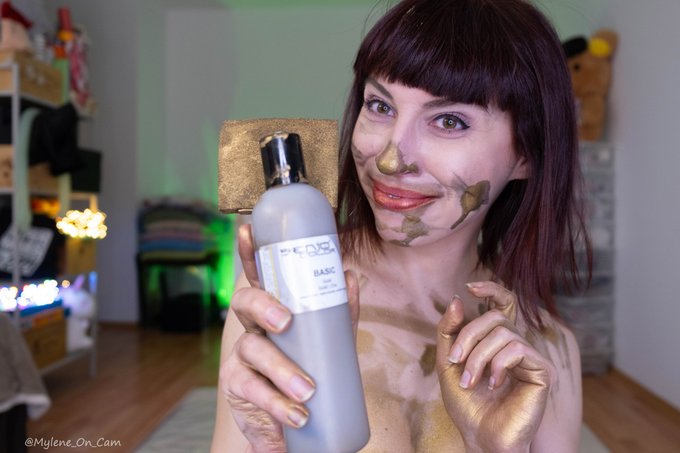 Some shots made after the last live webcam show🧡  #goldenfeet #goldenbooty https://t.co/CkUldL2WA1<a href="/tag/goldenfeet"class="tags">#goldenfeet</a><a href="/tag/goldenbooty"class="tags"><span>#goldenbooty</span></a>