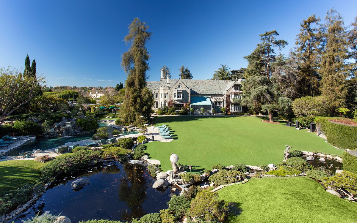 Thank you @forbes for giving me the opportunity to share some tips on how I sell 24-karat gold properties, including The Playboy Mansion and The Hearst Estate. forbes.com/sites/forbes-g…