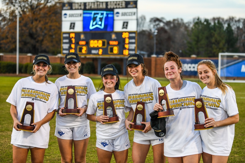 VivaLoudoun's tweet photo. Congratulations to CNU girls soccer on their 2-0 win over TCNJ to win the NCAA Div III title.  Powering this victory were Caroline Davis and Maddie Blake, Natalie Swarm, Caroline Suder, and Sabrina Gillis.  https://t.co/o3pLoqiMUV

@SBHS_soccer @pfhsgvs @RVHS_GSoccer @lchsgsoccer https://t.co/6MMe9XOznC