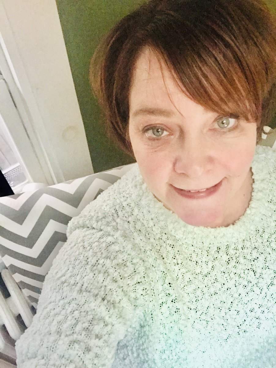CoachHibbard's tweet photo. Hi Beautiful Friend,

I hope you’re taking care of yourself today!

How are you taking care of yourself today?
#selfcare #selfie #Mondayvibes #LifeStories https://t.co/de3vSS92Y1