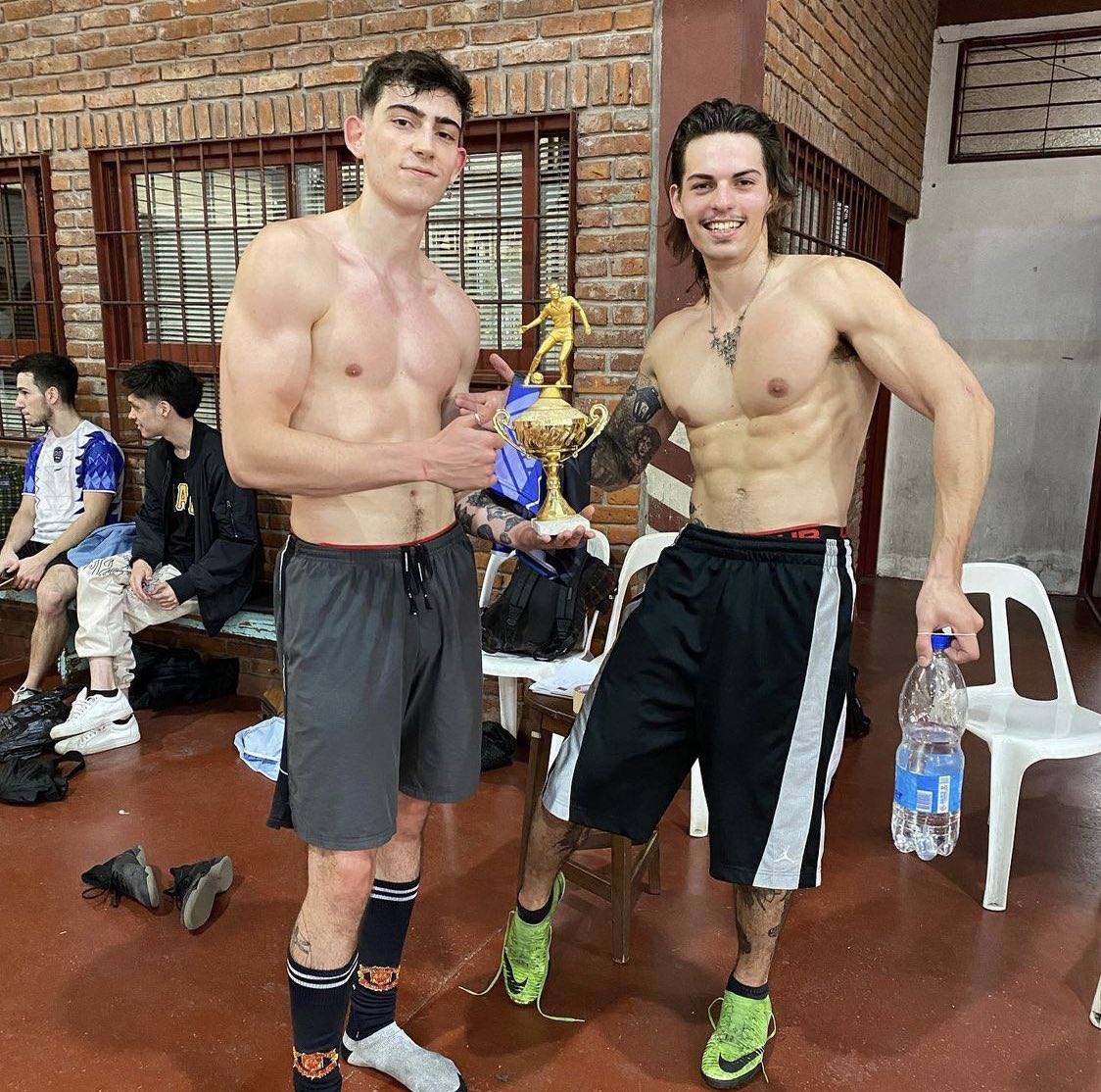 ExTorneo's tweet photo. Tine Stoessel is going to de moon 🚀

→ 200 goles en Liga ⚽️⚽️
→ 1/1 Brothergym Cup 🏆🏆
→ 70/100 pibes entrenados 💪🏻🏋🏻 
→ 0/2 clásicos with Pueblito ( and counting… ) 🗓🤺

Is He Better Than Johny Borrelli?? Not in my books darling 📚📚 https://t.co/opBdVelfPZ