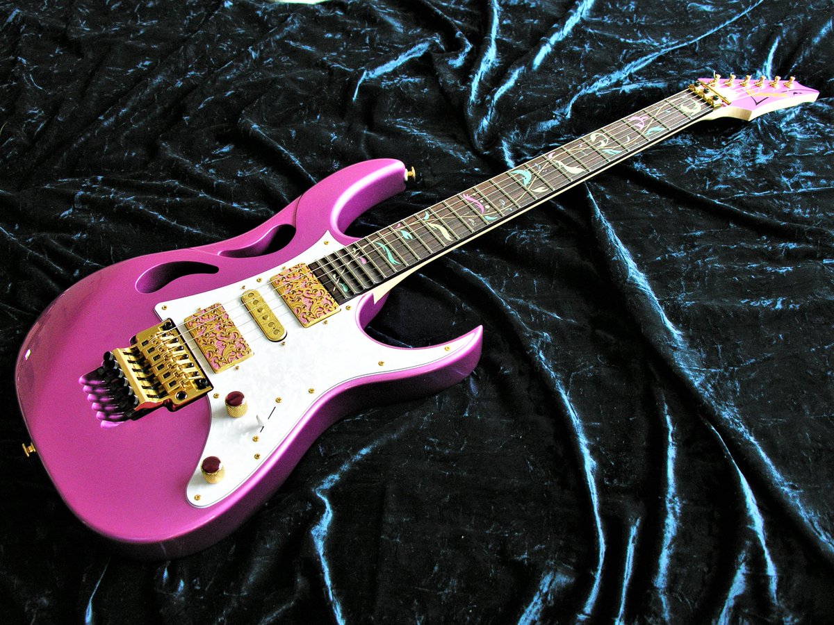 flintlock10's tweet photo. Ibanez Pia landed in Panther Pink. https://t.co/SNQ6sK34VG