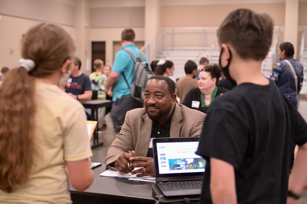 jenny_mcgown's tweet photo. Our @KleinISD students are absolutely inspiring, especially as they shared their brilliant ideas with community members who became consultants during #KleinCreates Innovation Challenge Day of Design! Thank you to all the folks who made this special moment happen for our kids! 🎉 https://t.co/MajJGc7yiw