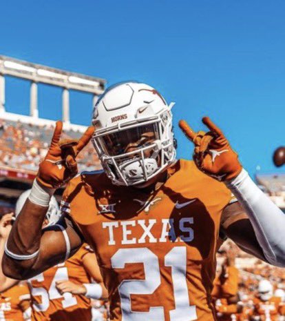 #AGTG After a great talk with @robertcolemoore and <a href="/Coach_Gideon/">Blake Gideon</a> I’m blessed to say i’ve received opportunity to continue my athletic career at the University of Texas 
🤘🏼<a href="/coachmlindsey/">Michael Lindsey</a> <a href="/LamarTexansFB/">LamarTexansFootball</a> <a href="/RecruitLamar/">Recruit Lamar</a> <a href="/TheWarehouse300/">Coach Mike</a>