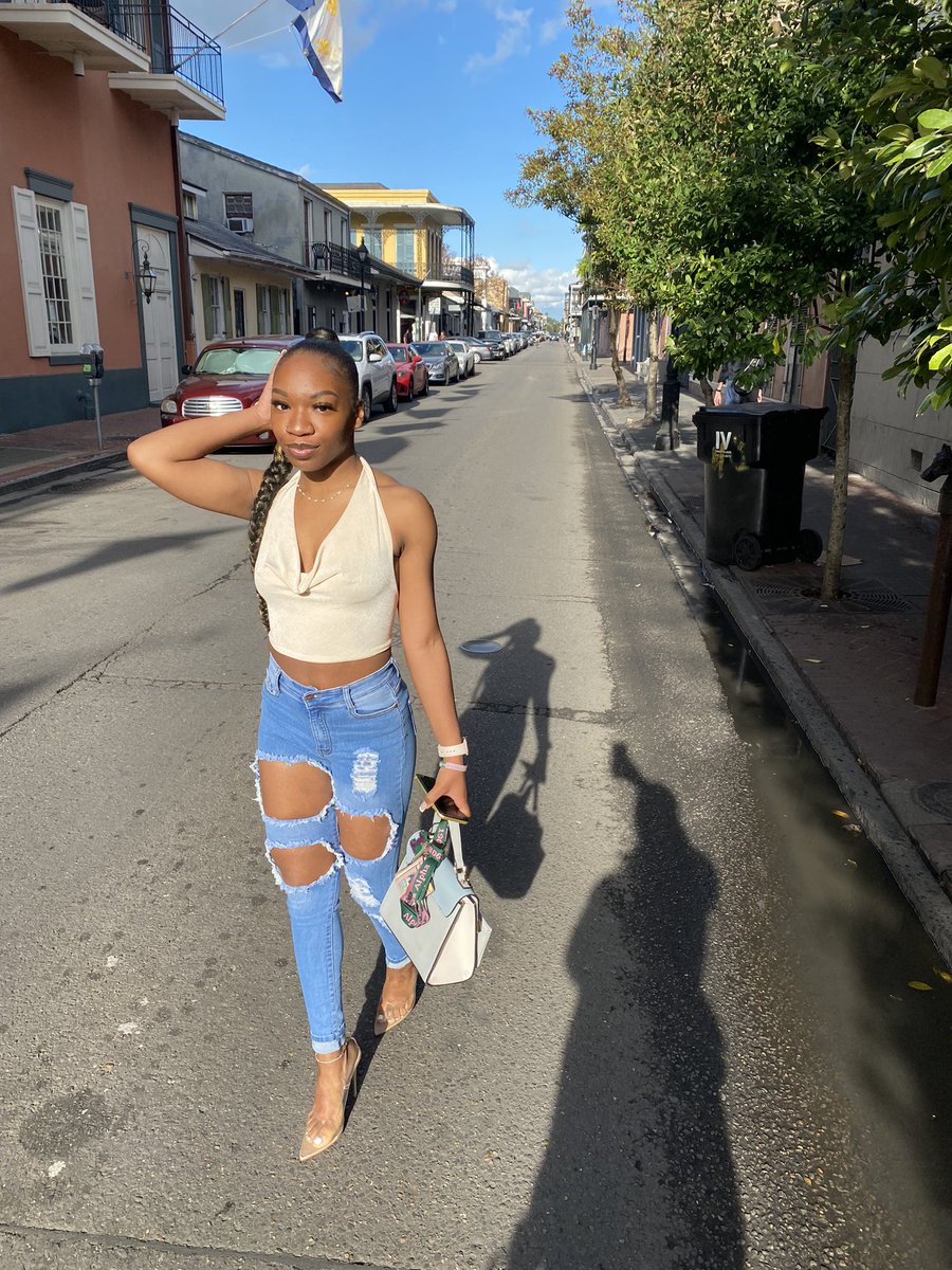 isstrinn's tweet photo. Real brown skin Barbie, she got features🪄 https://t.co/pRAONcI5cy