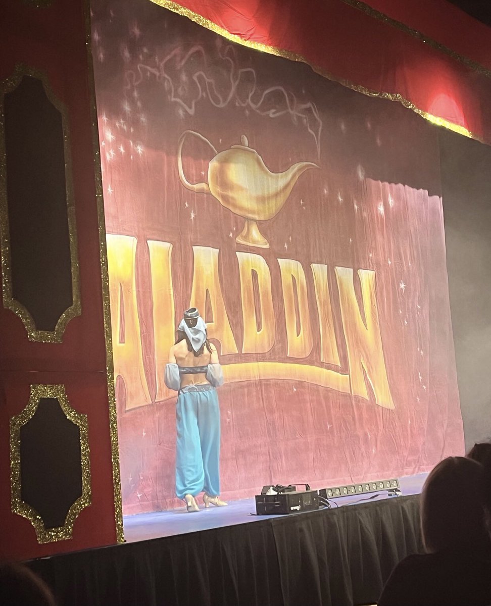 primary_tree's tweet photo. Willow tree had a fantastic afternoon @VolairLeisure watching Aladdin! #panto https://t.co/3g8W4jjmuV