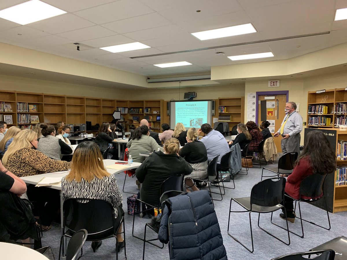 BalkcomConnie's tweet photo. Launching Leadership Capacity:Secondary Leadership Seminar 2021
Current and aspiring leaders growing after the end of their school day! Thank you to our principals, Mr. Bixby and Mrs. Porter- Lucas for setting the stage for our success. @PWCSRecruit @PWCSNews https://t.co/PtBX6QFGBL