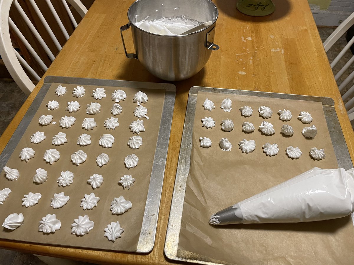 MaraWriterBlog's tweet photo. And so it begins: Christmas baking.
Meringues!
#marawriterbakes #christmasbaking #dolcidinatale #meringues #meringhe #fdbloggers #foodies #foodiechats https://t.co/WXdOpr6FSA
