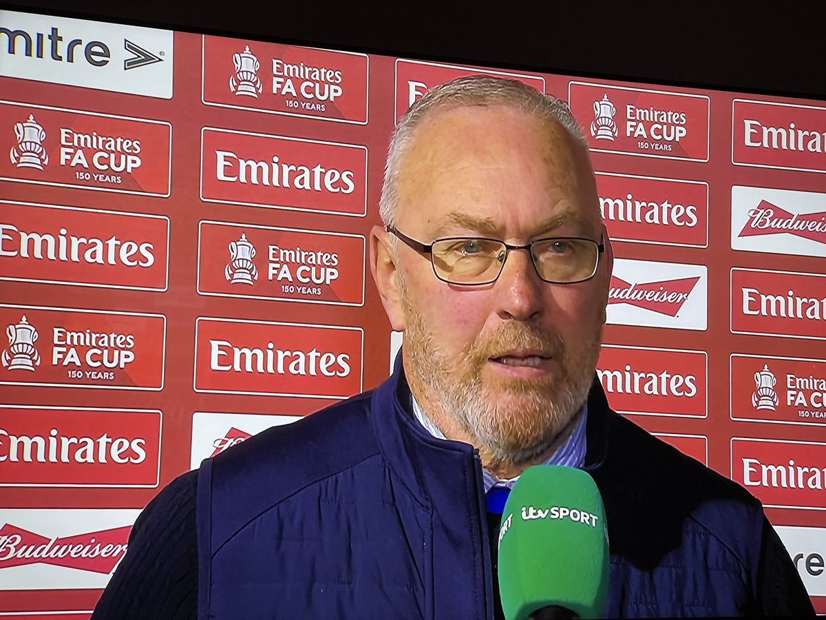 So incredibly proud win lose or draw this man always remains so incredibly classy !! 🙌🏽