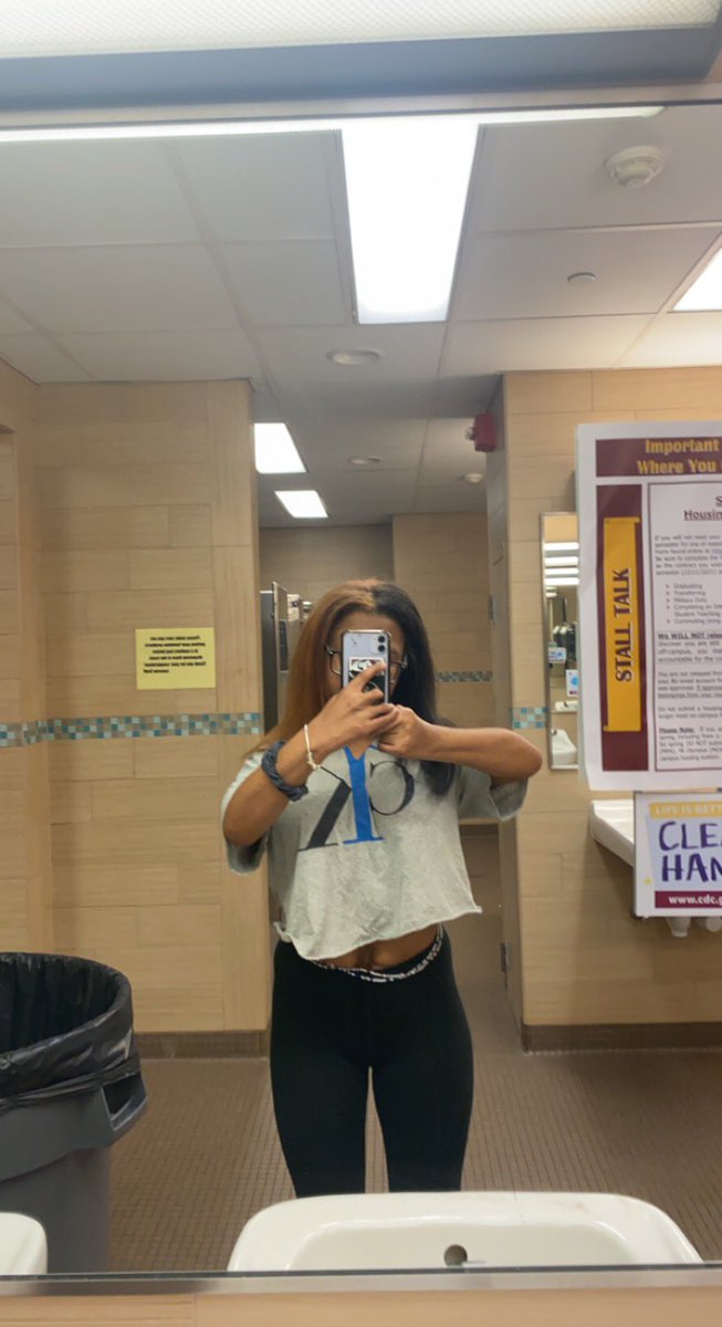 skiinywh0re's tweet photo. weight is declining skin is dry drug dependency is growing im crying everyday now but at least my thighs don’t touch yk just like i’m always wanted https://t.co/S8P11TqpwW