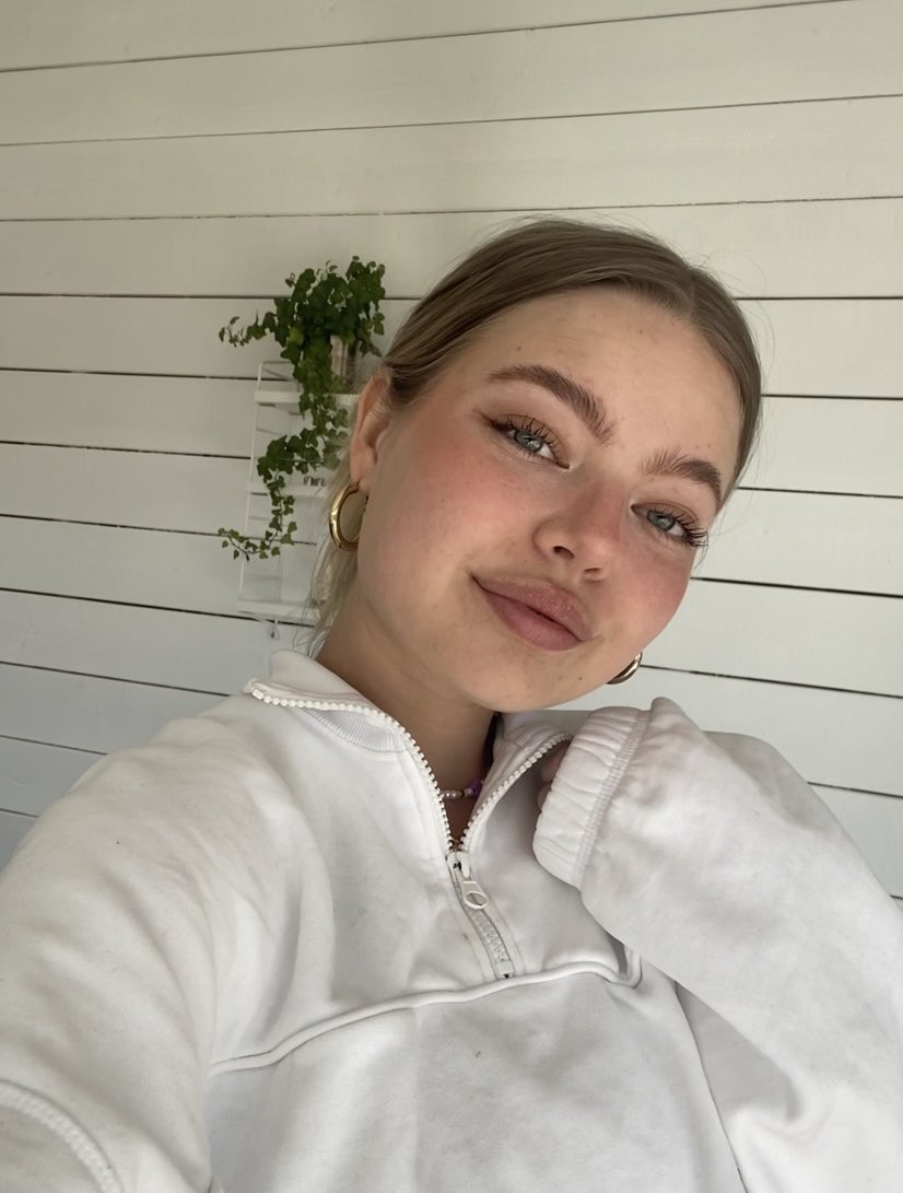 thorsellkaramel's tweet photo. Ser ut som olika personer på varje bild är en shapeshifter https://t.co/GVoyrOWjVh