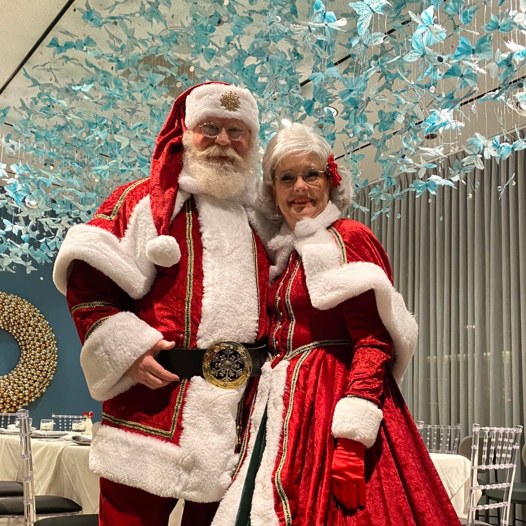 DallasCASA's tweet photo. Dallas CASA was honored to be invited to a very special Breakfast w Santa & Mrs Claus at @neimanmarcus @NorthParkCenter
Huge thanks to our friends at Neiman’s for inviting the children we serve in foster care to enjoy this amazing morning! #CCB21 https://t.co/DHk2kXeEB4