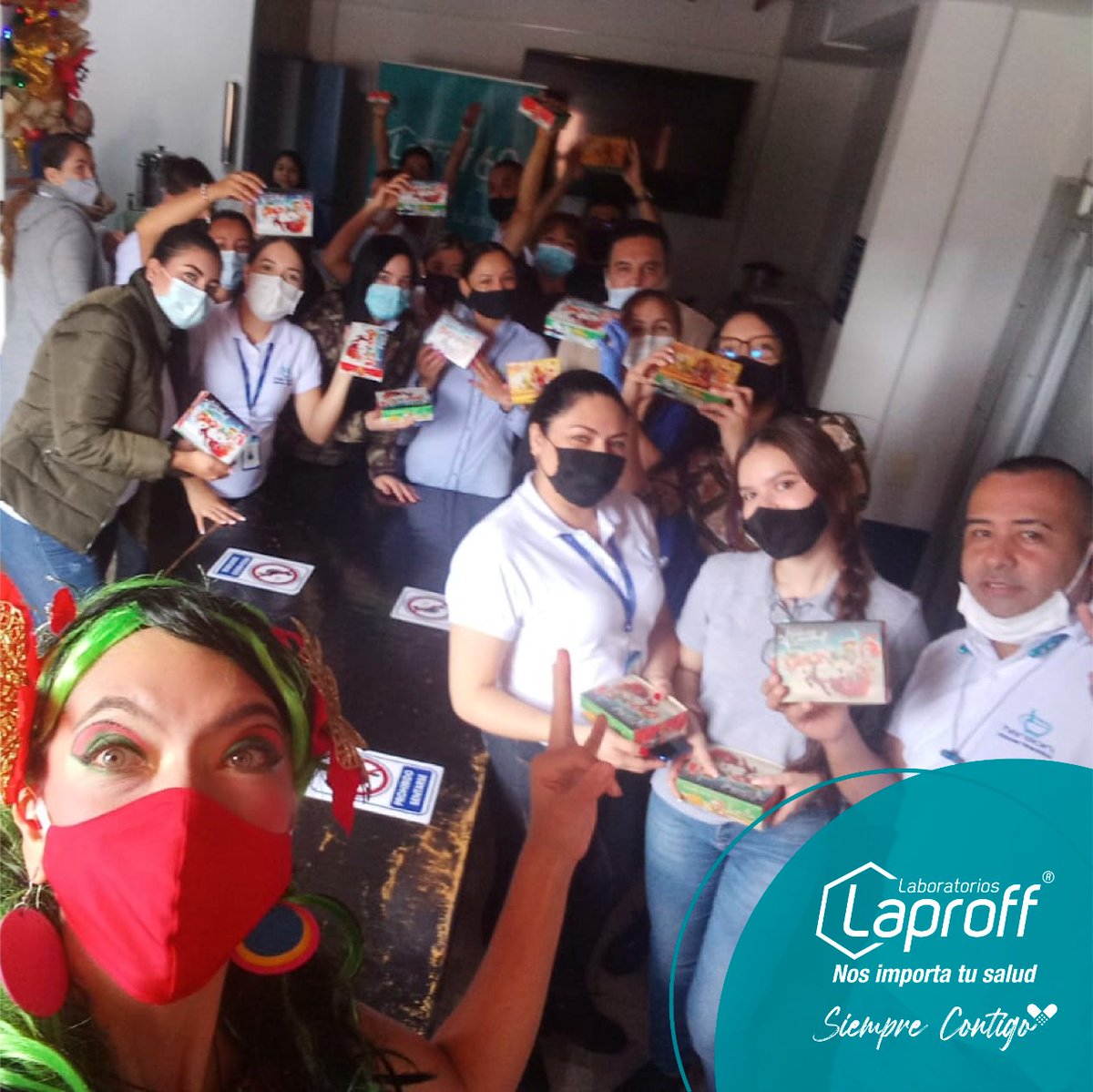 Laproff_SA's tweet photo. La navidad🎄🎅 llega también a nuestros clientes, a quienes visitamos para compartir una pausa y disfrutar juntos la alegría de este mes. Mira las fotos 📸

Laproff #SiempreContigo 💙 https://t.co/ca7vjd1C1Z