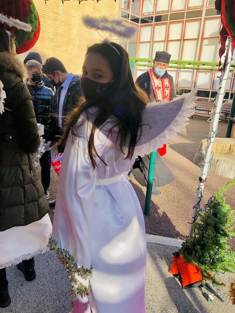 cirillistnicks's tweet photo. We love it when St Nicholas visits #StNicksChi. Today we celebrated our patron saint, St. Nicholas. https://t.co/lDLKxHNuPI