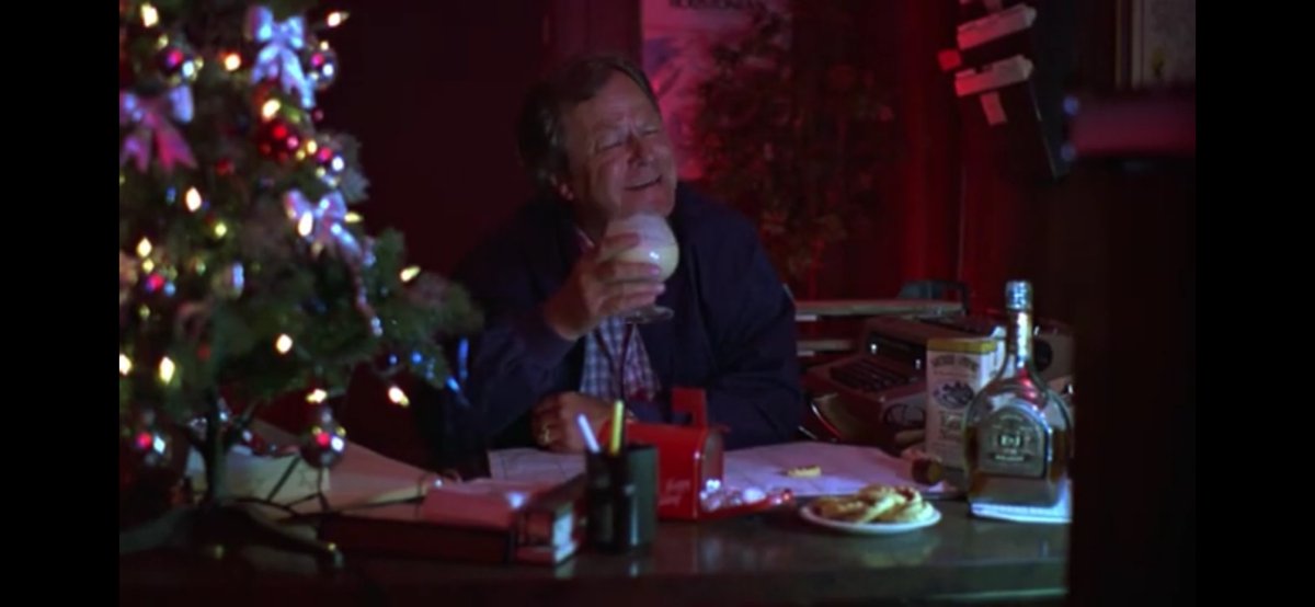 croiva's tweet photo. PSA: Dark Angel (a.k.a I Come In Peace) is a Christmas movie https://t.co/L8TApz5tFG